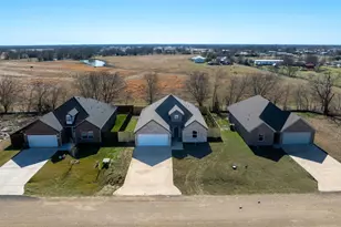 1032 Springview Ln, Mabank, TX 75147 - Photo 4