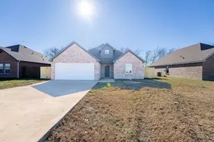 1032 Springview Ln, Mabank, TX 75147 - Photo 2