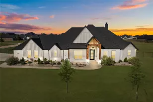 256 Agua Linda Dr, Godley, TX 76044 - Photo 1