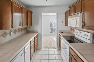 921 Middle Cove Dr, Plano, TX 75023 - Photo 4