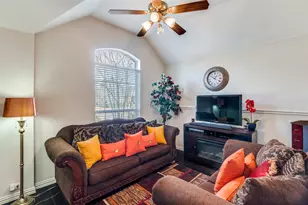 6873 Shoreway Dr, Grand Prairie, TX 75054 - Photo 4