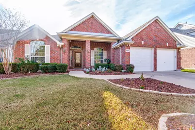 6873 Shoreway Drive, Grand Prairie, TX 75054 - Photo 2