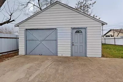 3818 Mount Everest Street, Dallas, TX 75211 - Photo 14