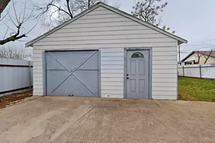 3818 Mt Everest St, Dallas, TX 75211 - Photo 14