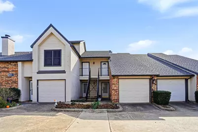 827 W Harwood Road #D, Hurst, TX 76054 - Photo 2