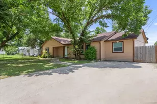102 E Southland Ave, Marlin, TX 76661 - Photo 2