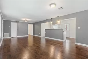 102 E Southland Ave, Marlin, TX 76661 - Photo 6