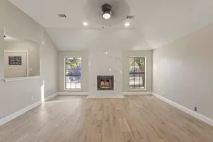 1129 Harvest Hill Ln, Lancaster, TX 75146 - Photo 4