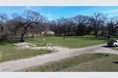 304 N Miller Avenue, Hubbard, TX 76648 - Photo 1