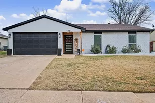1204 Steinburg Ln, Fort Worth, TX 76134 - Photo 1