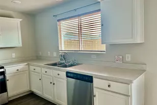 856 Towngreen Dr, Cleburne, TX 76031 - Photo 10