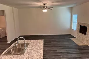 716 E 5th St, Bonham, TX 75418 - Photo 8