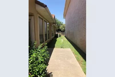 817 La Cima, Irving, TX 75039 - Photo 24