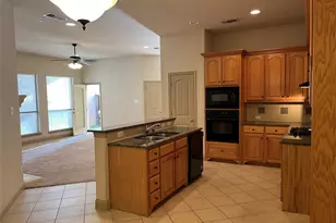 817 La Cima, Irving, TX 75039 - Photo 2