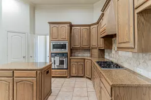 8949 Kingston Ct, North Richland Hills, TX 76182 - Photo 10