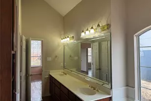 600 W Nash St, Grapevine, TX 76051 - Photo 16