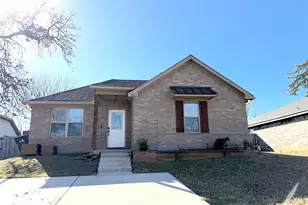 1108 W Day St, Denison, TX 75020 - Photo 2