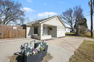 3817 E 1st St, Fort Worth, TX 76111 - Photo 4