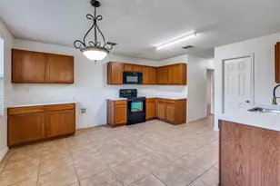 8402 Olivia Meadow Dr, Arlington, TX 76002 - Photo 6