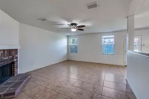 8402 Olivia Meadow Dr, Arlington, TX 76002 - Photo 2