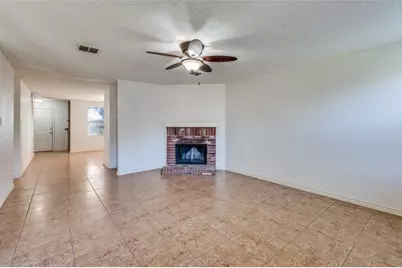 8402 Olivia Meadow Drive, Arlington, TX 76002 - Photo 4