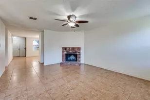 8402 Olivia Meadow Dr, Arlington, TX 76002 - Photo 4