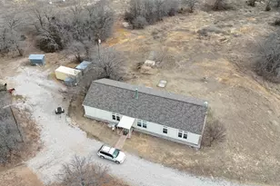 580 September St, Bowie, TX 76230 - Photo 8