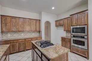 4901 Bellflower Way, Fort Worth, TX 76123 - Photo 10