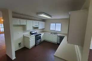 3803 O B Crowe Dr, Dallas, TX 75227 - Photo 2