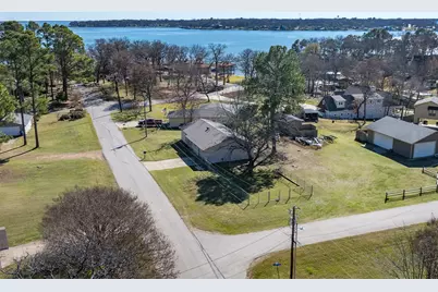 220 Hillcrest Drive, Tool, TX 75143 - Photo 4