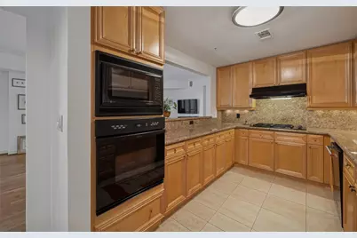 3401 Lee Parkway #2106, Dallas, TX 75219 - Photo 10