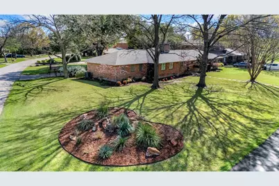 1402 Verano Drive, Dallas, TX 75218 - Photo 4