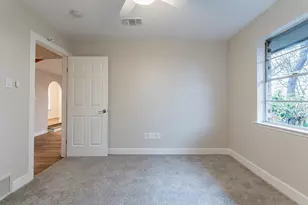 2105 Castle Oaks Dr, Arlington, TX 76012 - Photo 28