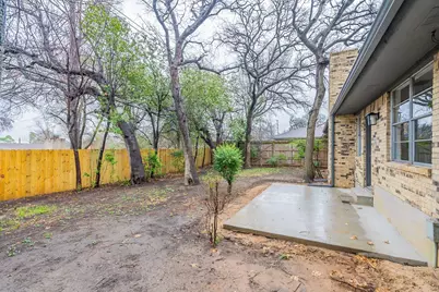 2105 Castle Oaks Drive, Arlington, TX 76012 - Photo 30