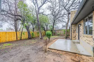 2105 Castle Oaks Dr, Arlington, TX 76012 - Photo 30