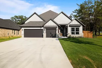 133 Pueblo Drive, Lake Kiowa, TX 76240 - Photo 1