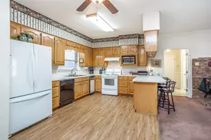 128 San Chez Dr, Lake Kiowa, TX 76240 - Photo 16