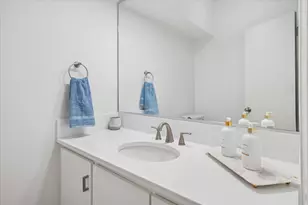 10744 Park Village Pl, Dallas, TX 75230 - Photo 10