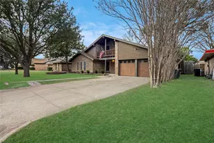 1303 Paisley Dr, Arlington, TX 76015 - Photo 2
