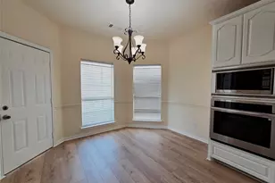 5207 W Cove Way, Grand Prairie, TX 75052 - Photo 10