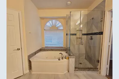 5207 W Cove Way, Grand Prairie, TX 75052 - Photo 14