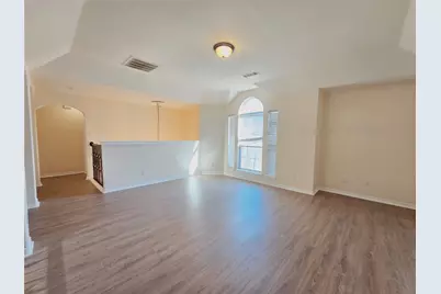 5207 W Cove Way, Grand Prairie, TX 75052 - Photo 18