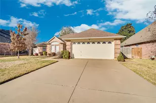 530 Queens Way, Grand Prairie, TX 75052 - Photo 4