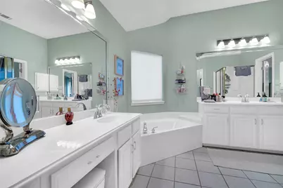 530 Queens Way, Grand Prairie, TX 75052 - Photo 16