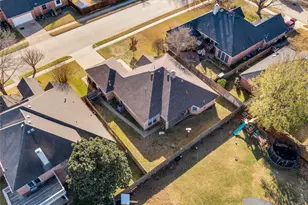 530 Queens Way, Grand Prairie, TX 75052 - Photo 32