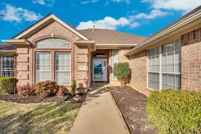 530 Queens Way, Grand Prairie, TX 75052 - Photo 2