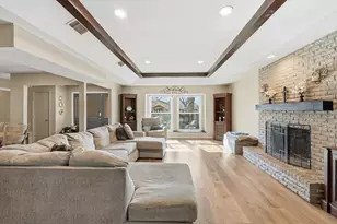 1105 Meadow Crest Ln, Mansfield, TX 76063 - Photo 10