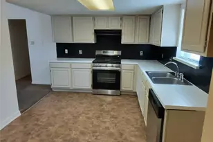 1018 Alexis Ct, Glenn Heights, TX 75154 - Photo 4