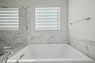 381 E Greenbriar Ln, Dallas, TX 75203 - Photo 20