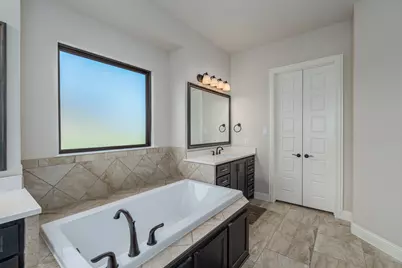 8220 Stonewall Drive, Waxahachie, TX 75167 - Photo 18